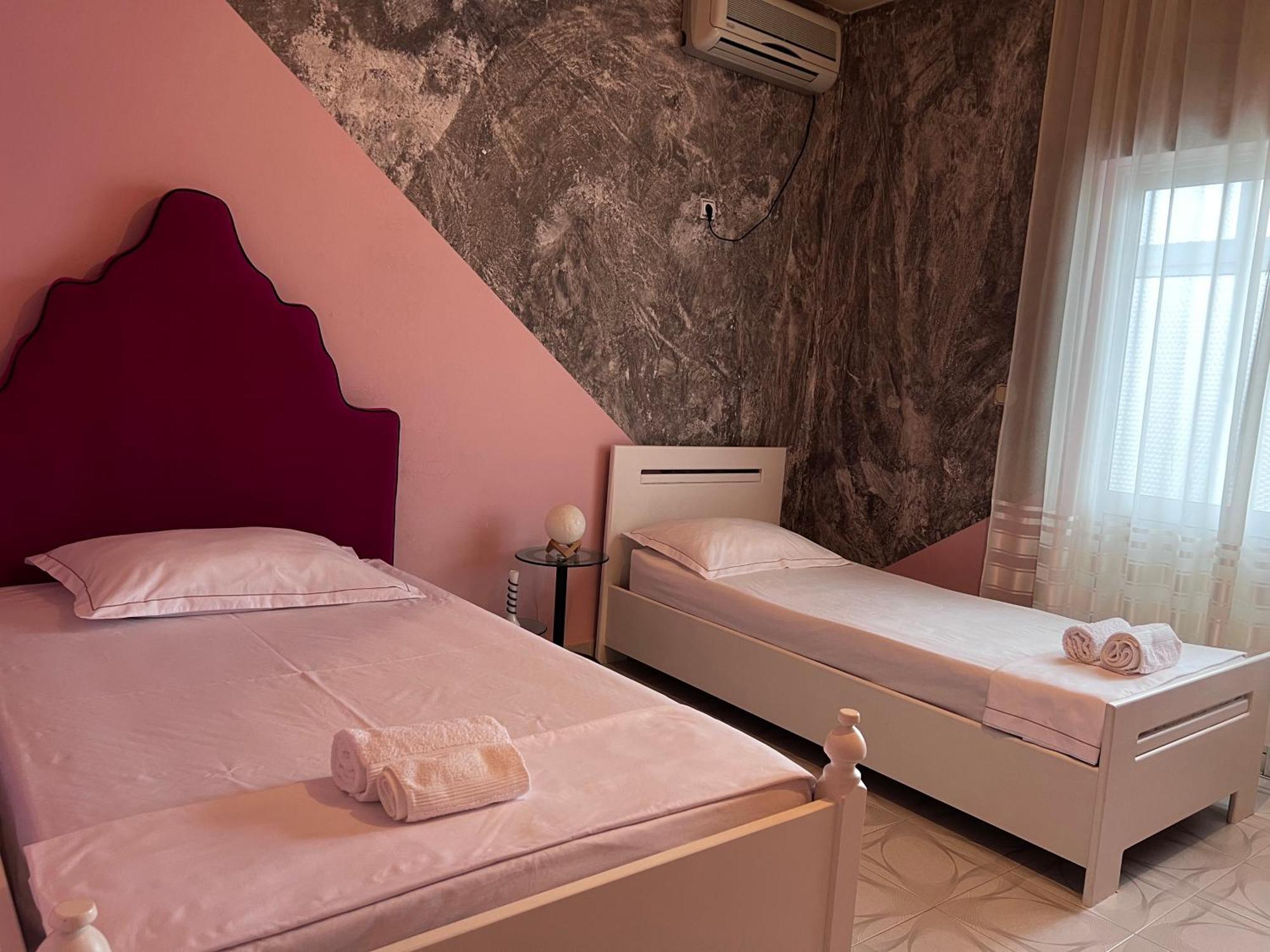 Berat Private Room In Haxhialiu Villa Exterior foto